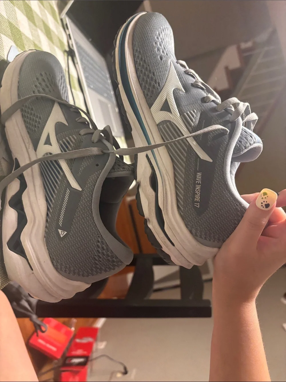Mizuno Gray and White Women's Athletic Running Shoes wave inspire 17
